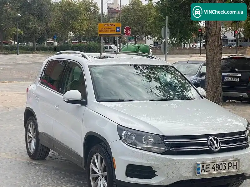 Volkswagen Tiguan 2017, фото з оголошення 2 з 10, VIN WVGSV7AX9HK041740