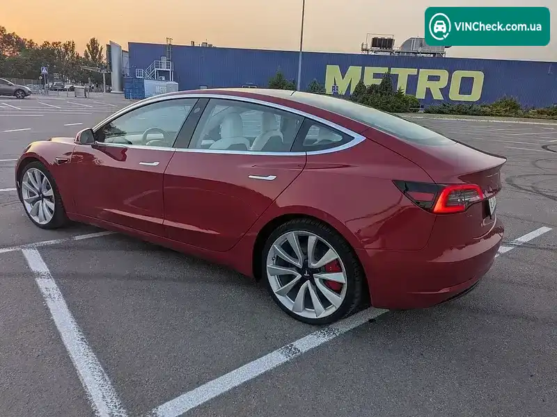 Tesla Model 3 2018, фото з оголошення 2 з 20, VIN 5YJ3E1EB7JF079944