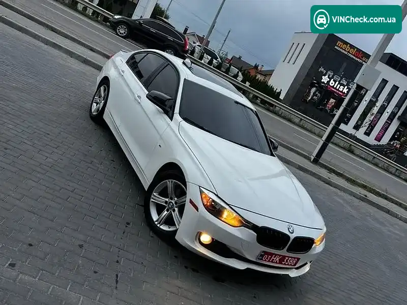 BMW 3 Series 2012, фото з оголошення 2 з 20, VIN WBA3A5C54CF347439