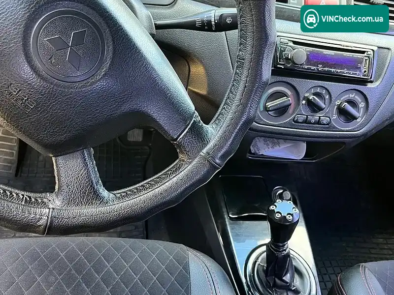Mitsubishi Lancer 2004, фото з оголошення 2 з 14, VIN JMBSNCS3A4U005489