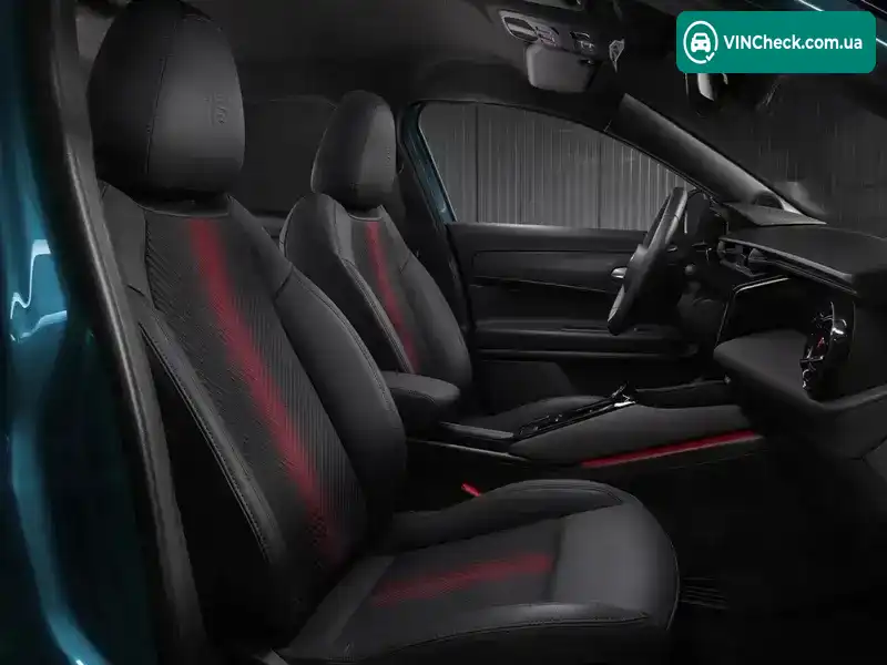 Alfa Romeo Junior 2025, фото з оголошення 2 з 21, VIN ZAA5AVAT6RJA15100