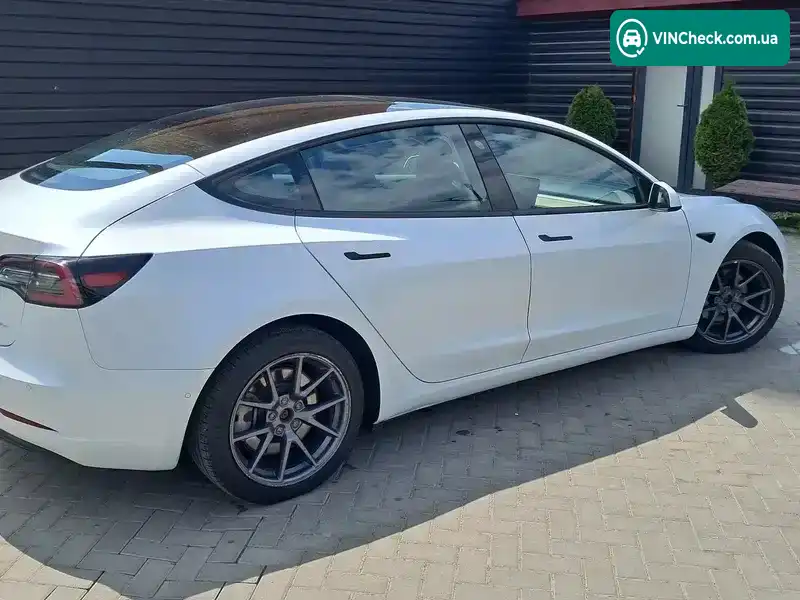 Tesla Model 3 2020, фото з оголошення 2 з 20, VIN 5YJ3E7EB9MF869685
