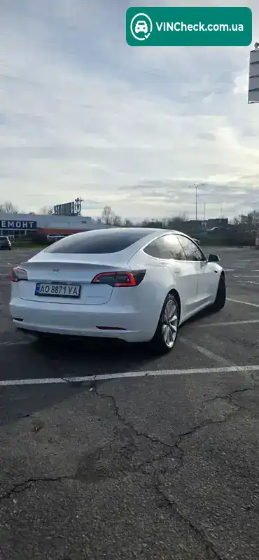 Tesla Model 3 2019, фото з оголошення 2 з 13, VIN 5YJ3E1EB3KF437283