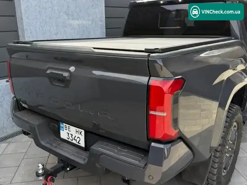 Toyota Tacoma 2024, фото з оголошення 2 з 11, VIN 3TMLB5JN6RM058073