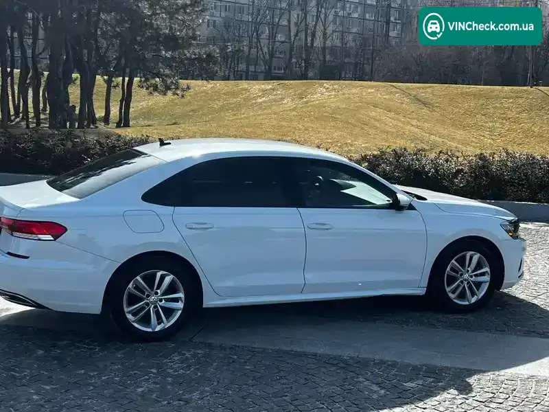 Volkswagen Passat 2021, фото з оголошення 1 з 20, VIN 1VWAA7A31MC001274