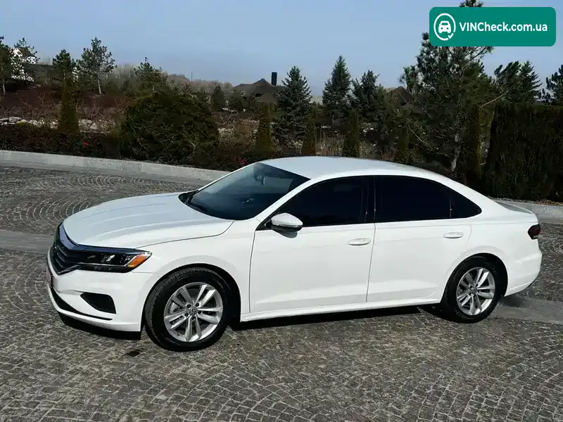 Volkswagen Passat 2021, фото з оголошення 2 з 20, VIN 1VWAA7A31MC001274