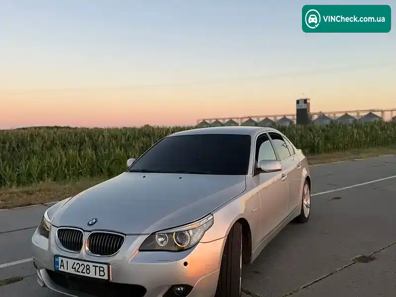 BMW 5 Series 2004, фото з оголошення 2 з 9, VIN WBADK5100D9186869