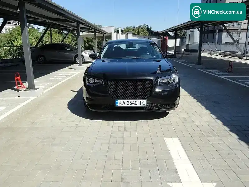 Chrysler 300 2017, фото з оголошення 2 з 20, VIN 2C3CCAAG4JH191381