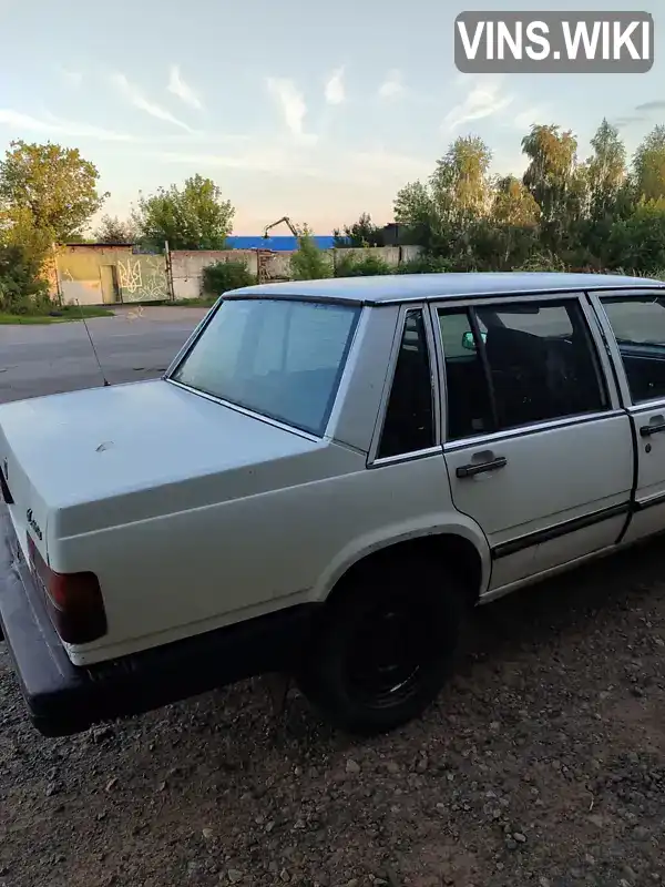 Volvo 760 1985, фото з оголошення 2 з 10, VIN YV1704762F2100112