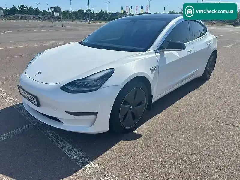 Tesla Model 3 2020, фото з оголошення 2 з 14, VIN 5YJ3E1EB3LF735267