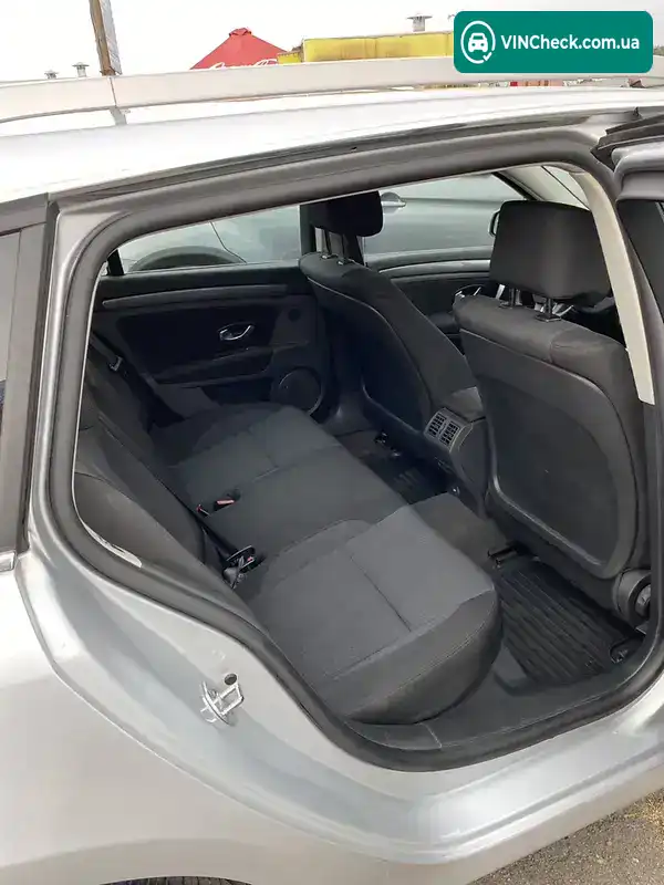 Renault Laguna 2010, фото з оголошення 2 з 6, VIN VF1KT1R0643377493