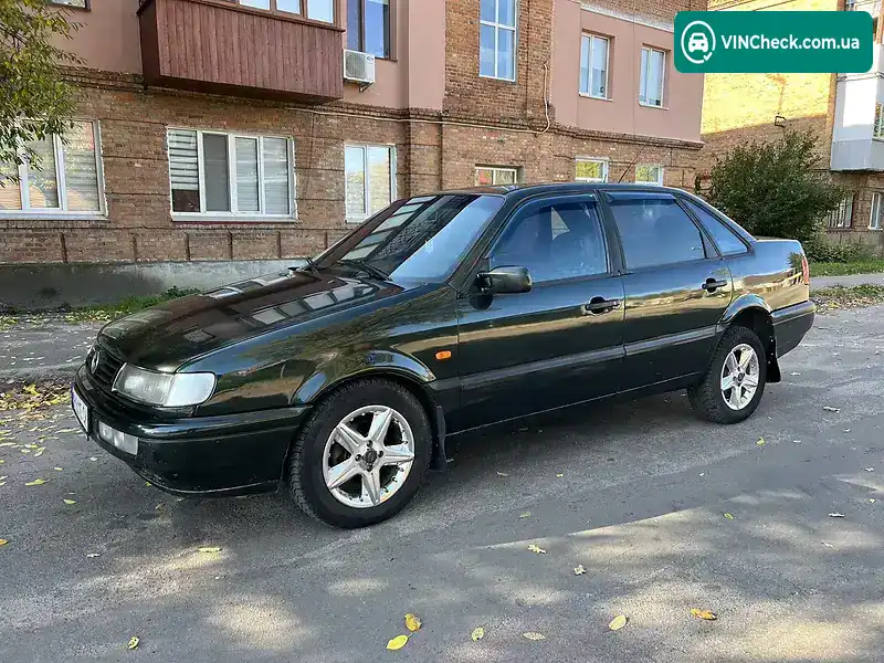 Volkswagen Passat 1994, фото з оголошення 1 з 16, VIN WVWZZZ3AZRB047693