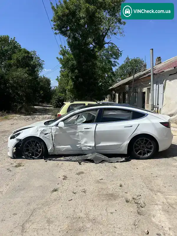 Tesla Model 3 2019, фото з оголошення 2 з 7, VIN 5YJ3E1EBXKF418326