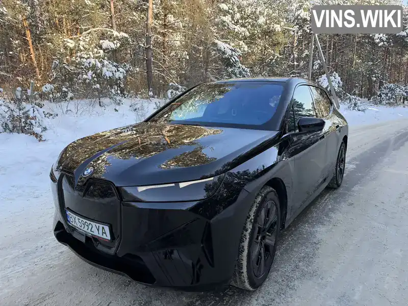 BMW iX 2023, фото з оголошення 2 з 21, VIN WB523CF08RCP18427