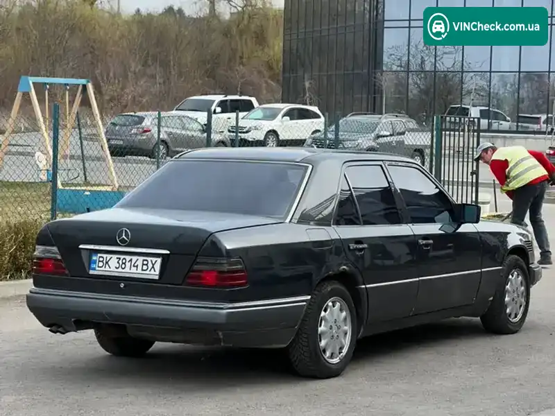 Mercedes-Benz E-Class 1992, фото з оголошення 2 з 7, VIN WDB1240261B558913