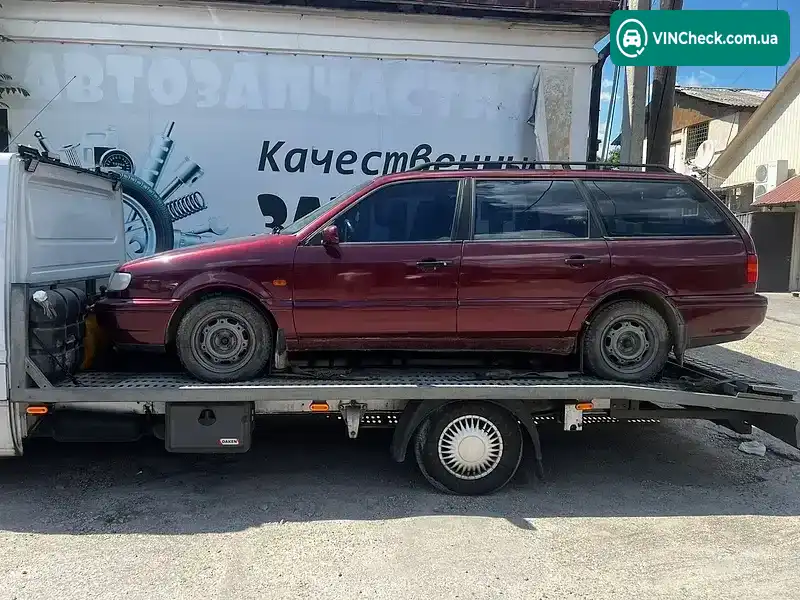 Volkswagen Passat 1995, фото з оголошення 1 з 8, VIN WVWZZZ3AZSE116862