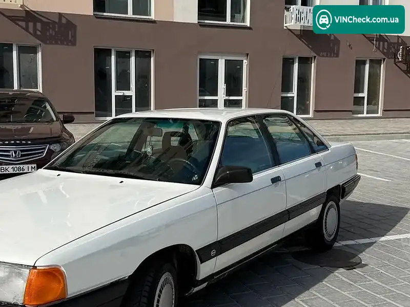 Audi 100 1988, фото з оголошення 2 з 13, VIN WAUZZZ44ZJN240329