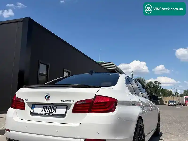 BMW 5 Series 2010, фото з оголошення 2 з 10, VIN WBAFP31070C500366