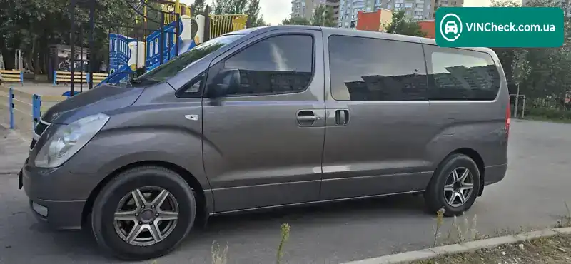 Hyundai H-1 2010, фото з оголошення 2 з 21, VIN KMHWH81JABU281217