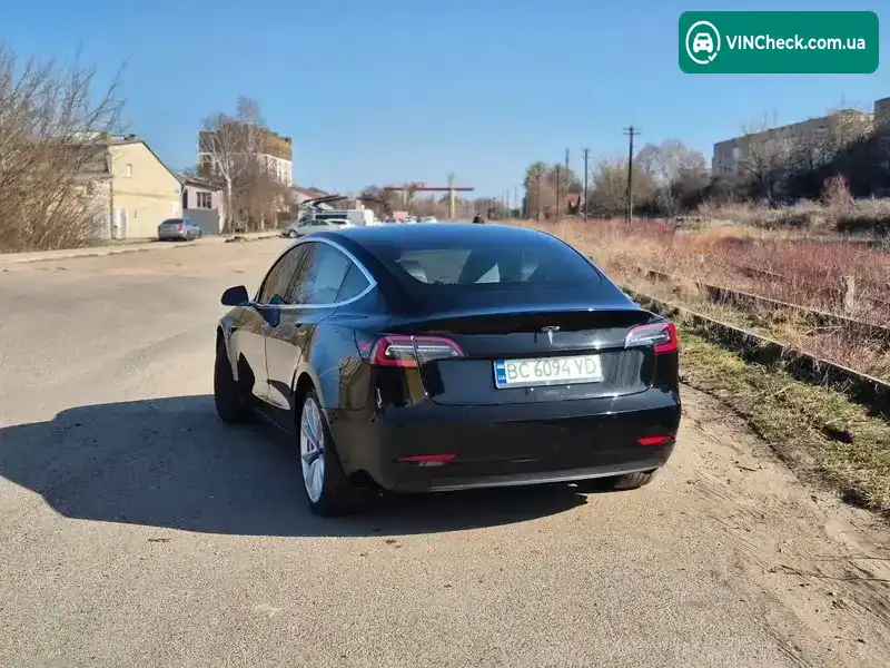 Tesla Model 3 2018, фото з оголошення 2 з 18, VIN 5YJ3E1EB7JF100291