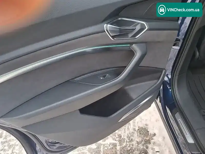 Audi e-tron 2021, фото з оголошення 2 з 21, VIN WAUZZZGEXNB001376