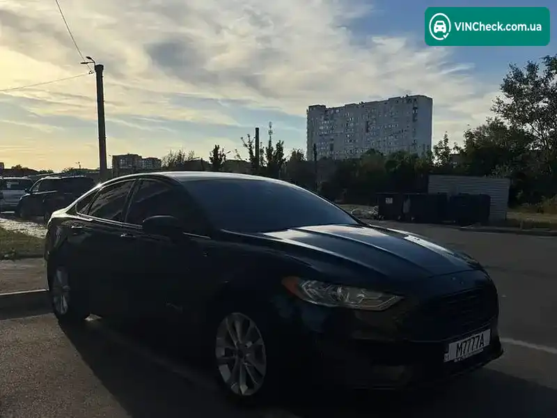 Ford Fusion 2019, фото з оголошення 2 з 20, VIN 3FA6P0LU6KR207148