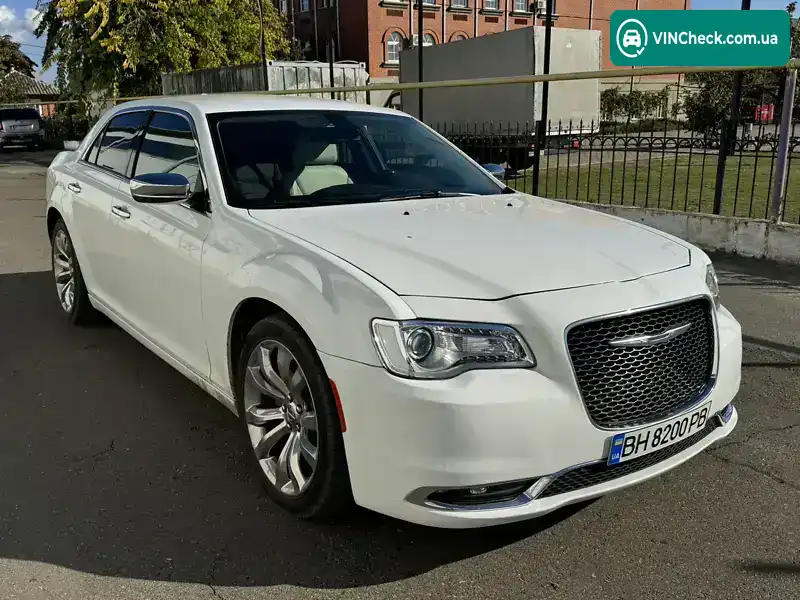Chrysler 300 2018, фото з оголошення 1 з 19, VIN 2C3CCAEG1KH536135