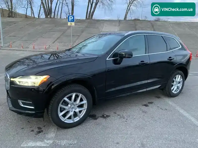 Volvo XC60 2019, фото з оголошення 2 з 20, VIN YV4102RK2L1529840