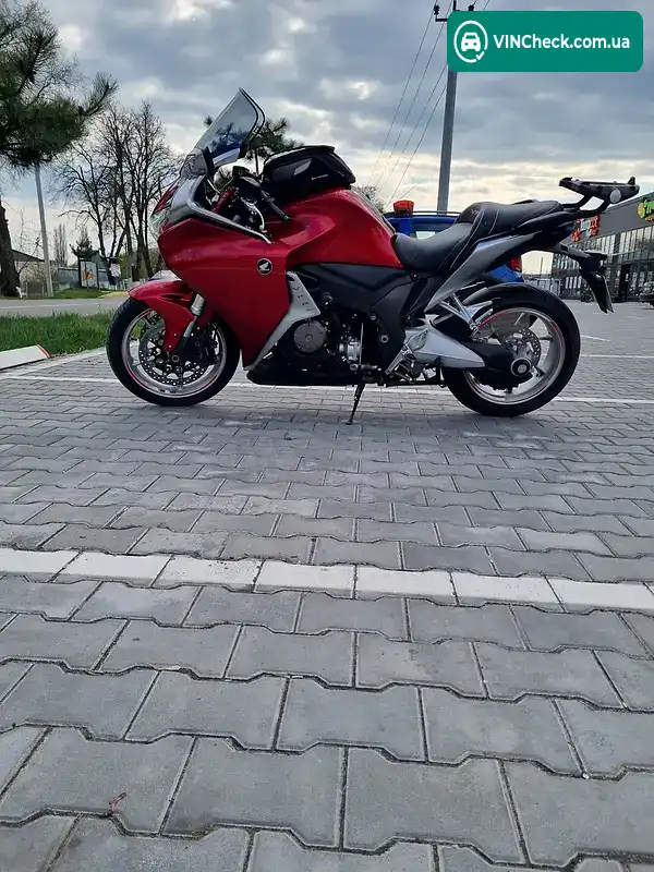 Honda VFR 1200F 2011, фото з оголошення 1 з 13, VIN JH2SC63AXAK000947