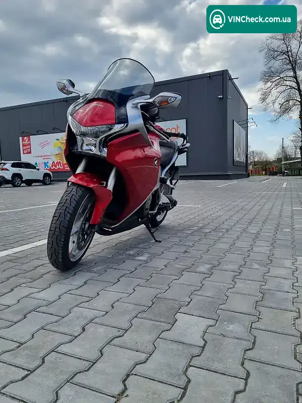 Honda VFR 1200F 2011, фото з оголошення 2 з 13, VIN JH2SC63AXAK000947