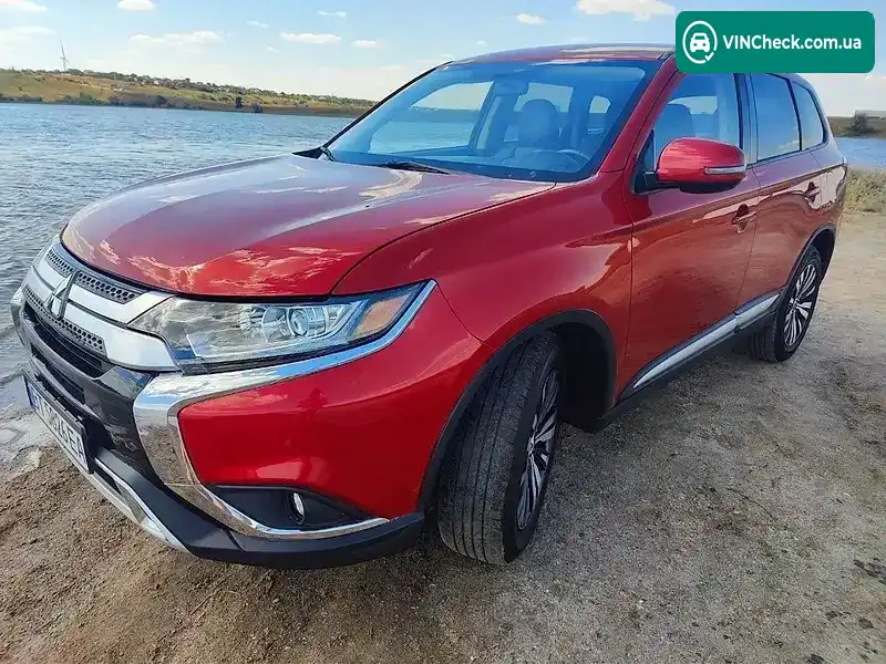 Mitsubishi Outlander 2019, фото з оголошення 2 з 20, VIN JA4AD3A31KZ038316