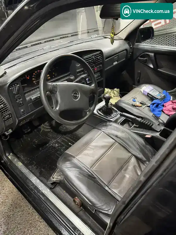 Opel Omega 1993, фото з оголошення 1 з 17, VIN W0L000066P1096576