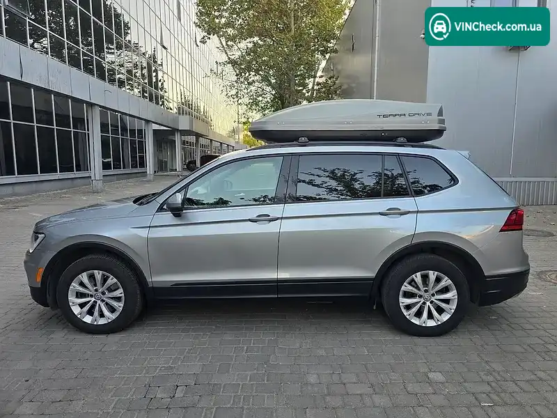 Volkswagen Tiguan 2019, фото з оголошення 2 з 20, VIN 3VV0B7AXXKM121070