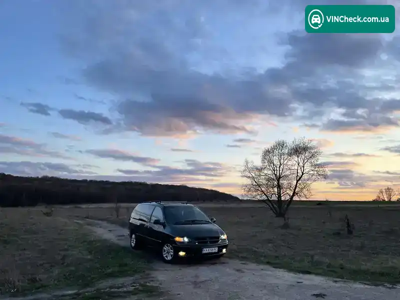 Chrysler Voyager 1996, фото з оголошення 2 з 16, VIN 1C4GYN2B4VU104834