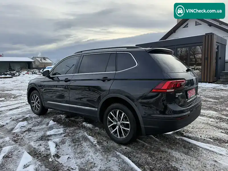 Volkswagen Tiguan 2020, фото з оголошення 2 з 20, VIN 3VV3B7AX5LM158851