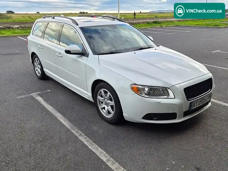 Volvo V70 2010, фото з оголошення 2 з 20, VIN YV1BW7652A1150083