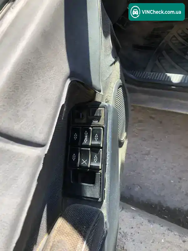Renault 25 1988, фото з оголошення 2 з 19, VIN VF1B29B0501208105