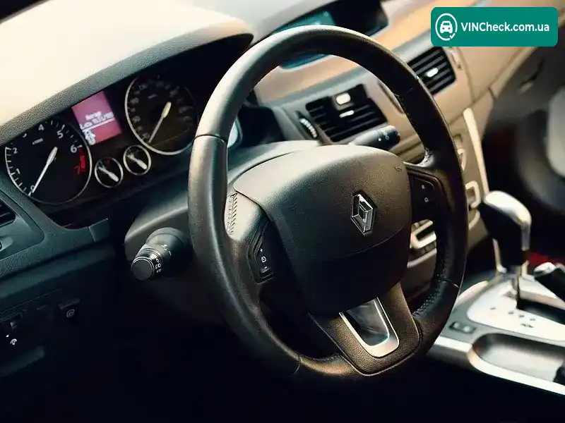 Renault Latitude 2012, фото з оголошення, VIN VF1ABL21AUC264029