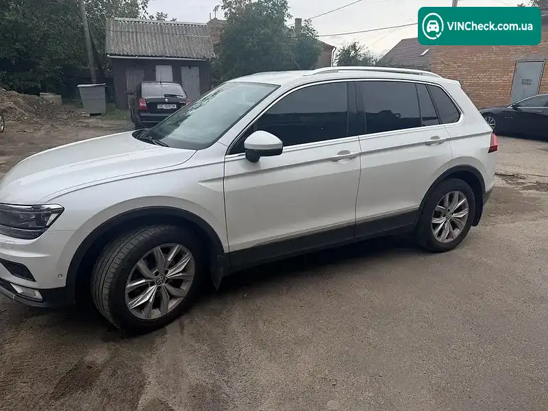Volkswagen Tiguan 2017, фото з оголошення 2 з 8, VIN WVGZZZ5NZHW911427
