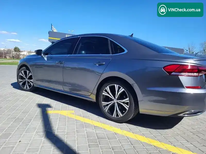 Volkswagen Passat 2021, фото з оголошення 2 з 19, VIN 1VWSA7A39MC015346