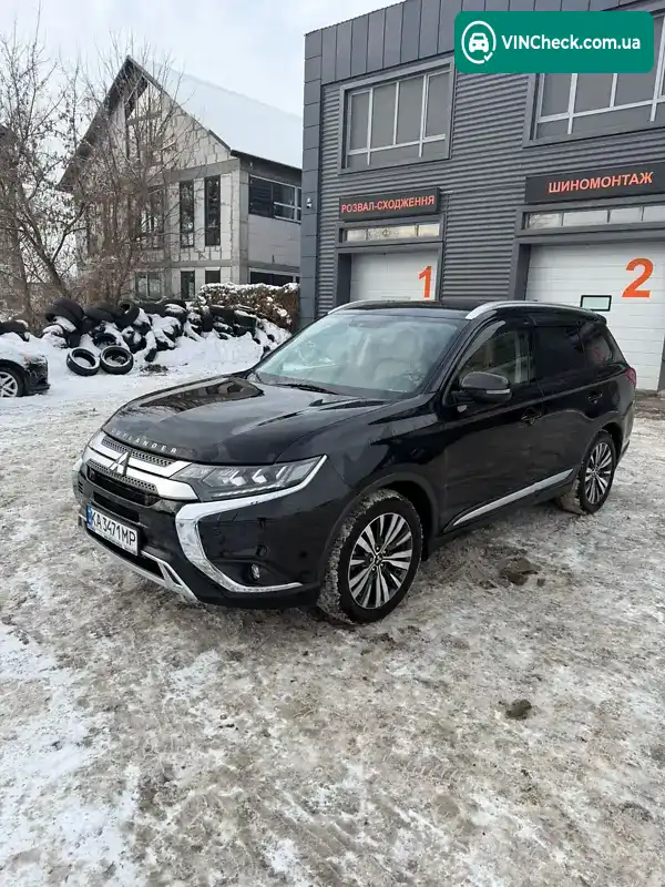 Mitsubishi Outlander 2018, фото з оголошення 2 з 13, VIN JMBXTGF3WKZ000335