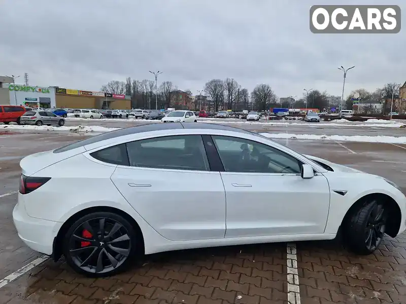 Tesla Model 3 2020, фото з оголошення 2 з 19, VIN 5YJ3E1ECXLF722475