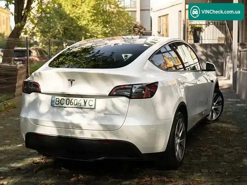 Tesla Model Y 2022, фото з оголошення 2 з 20, VIN 7SAYGDEE4NF355808