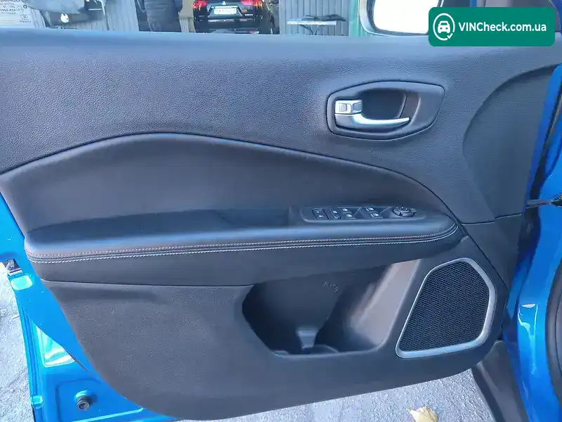 Jeep Compass 2018, фото з оголошення 2 з 20, VIN 3C4NJDBB3JT418601