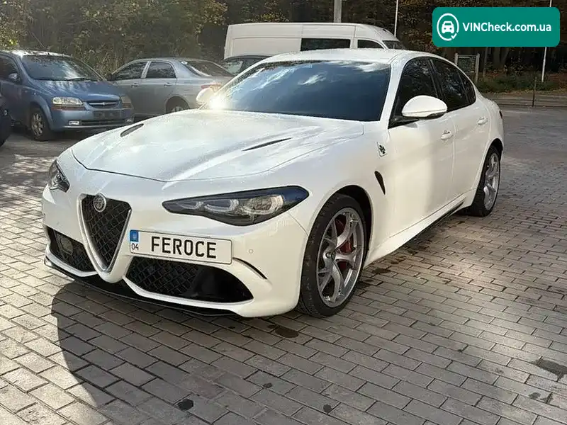 Alfa Romeo Giulia 2018, фото з оголошення 1 з 20, VIN ZARFAEAV8J7584256