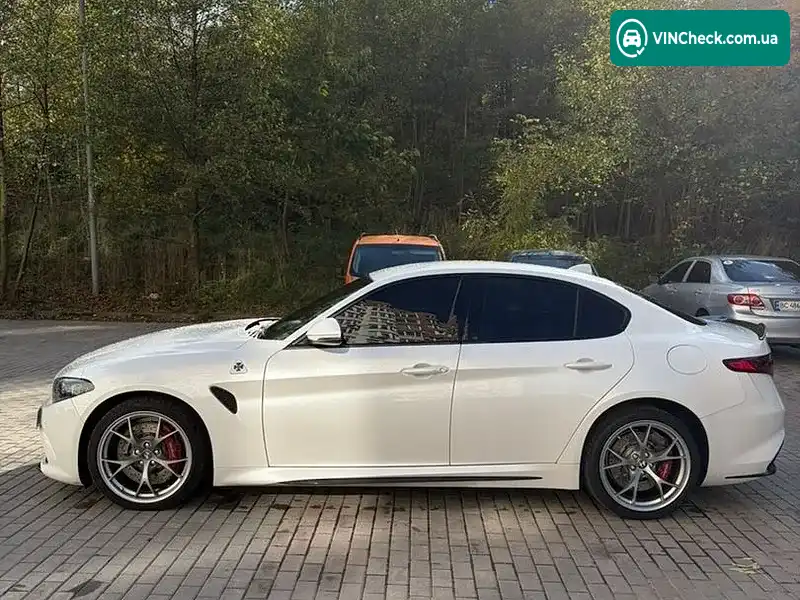 Alfa Romeo Giulia 2018, фото з оголошення 2 з 20, VIN ZARFAEAV8J7584256