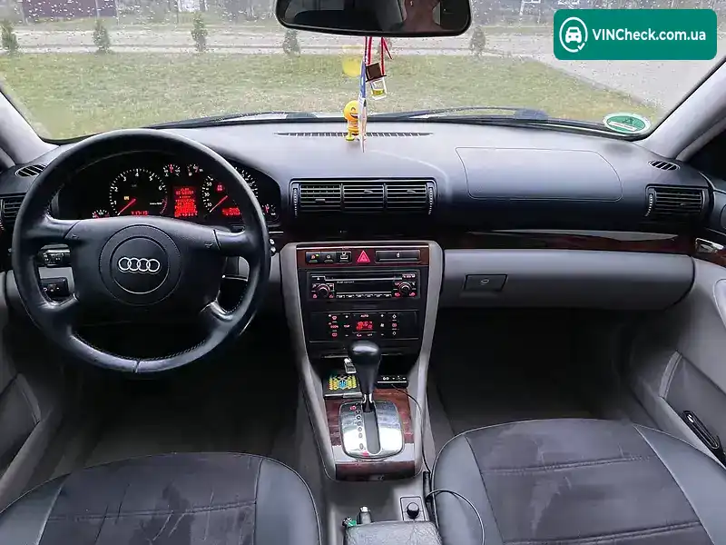 Audi A4 1999, фото з оголошення 1 з 12, VIN WAUZZZ8DZYA041092