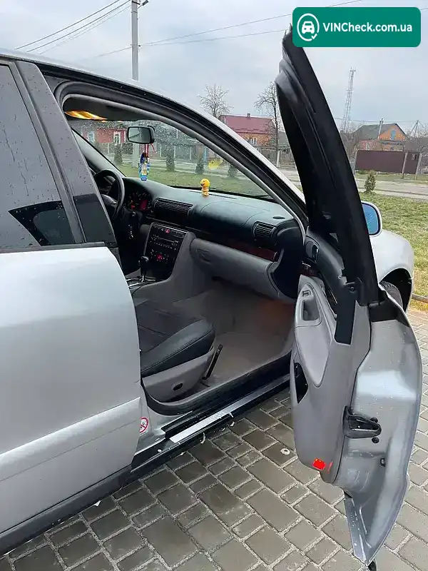 Audi A4 1999, фото з оголошення 2 з 12, VIN WAUZZZ8DZYA041092