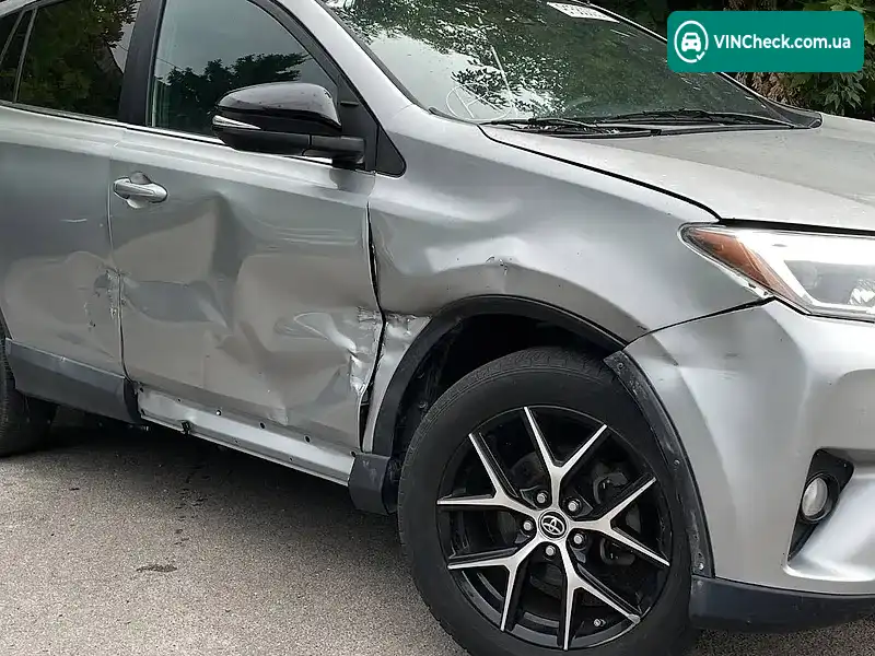 Toyota RAV4 2017, фото з оголошення 2 з 19, VIN 2T3NFREV6JW425054