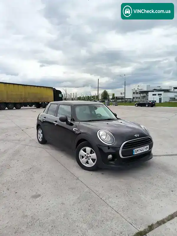 MINI Clubman 2015, фото з оголошення 1 з 21, VIN WMWXT110802B77863